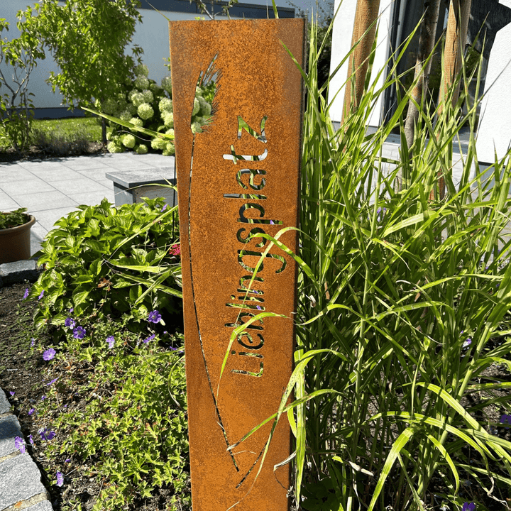 Gartenstele "Lieblingsplatz mit Gras" aus Cortenstahl