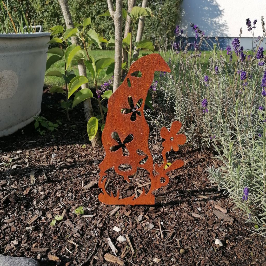 Gartenstecker "Wichtel mit Blumenmütze"