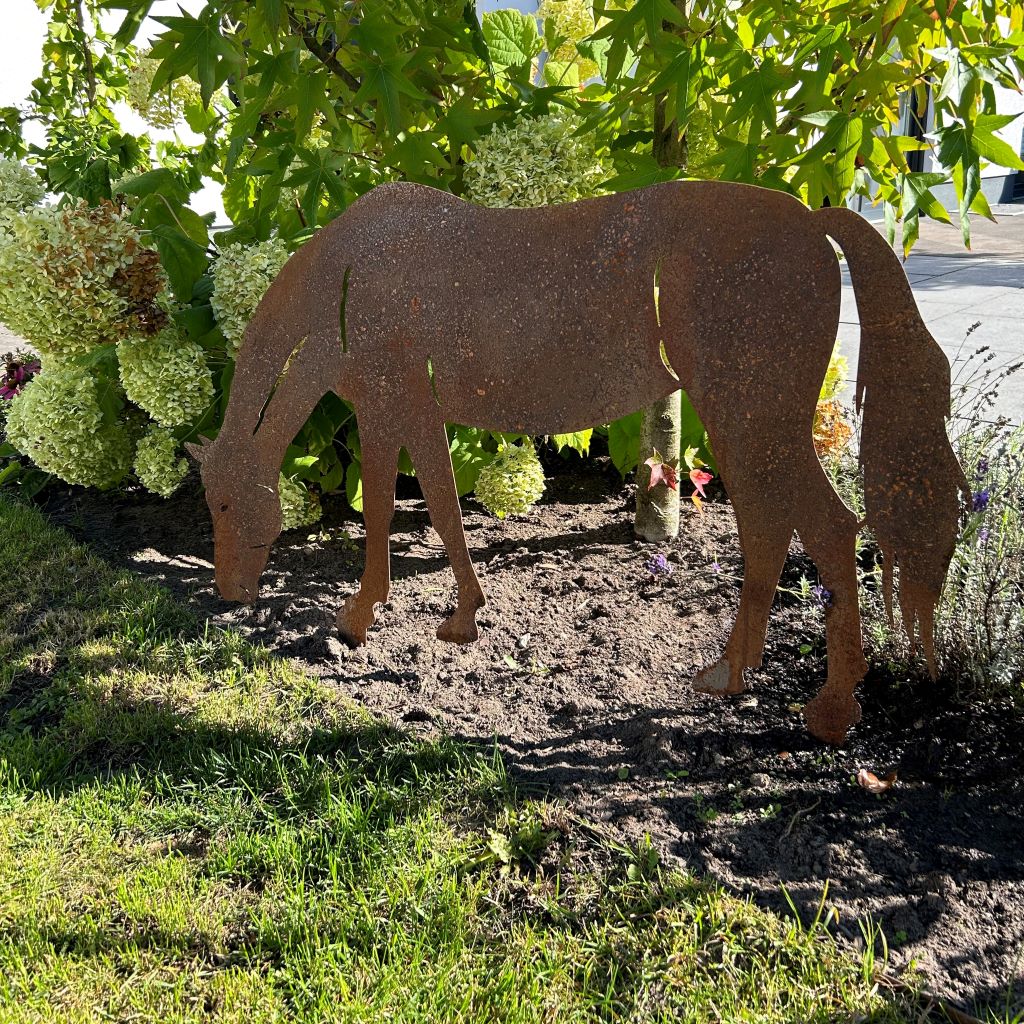 Gartenstecker "Pferd grasend"
